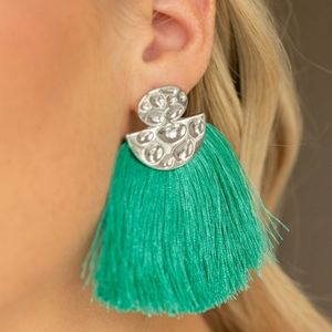 New MAKE SOME PLUME - MINT GREEN EARRINGS
